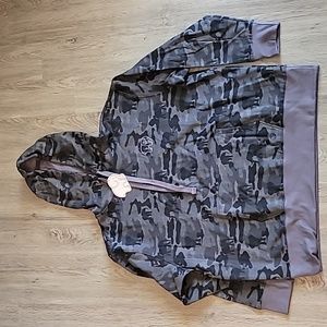 Ivory Ella  Large Camo Hooded Swestshirt